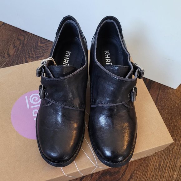Khrio Black Shoes with Embossed Details (Size 36) - Picture 2 of 9